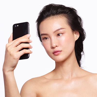 Face camera head on