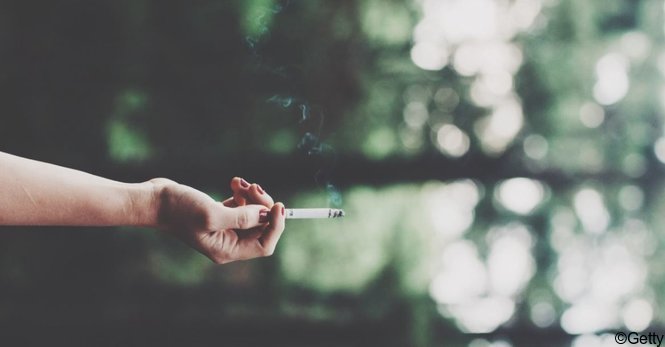 آثار التدخين على البشرة