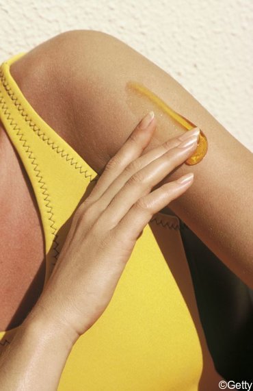 Crèmes et huiles solaires : même efficacité contre les UVs?